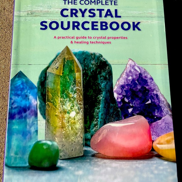 Crystal sourcebook - Picture 1 of 2